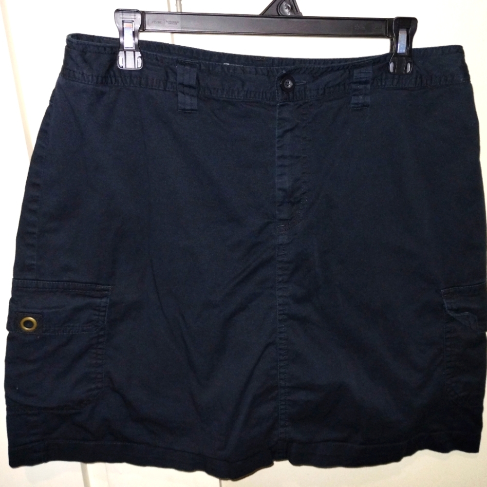 Croft and Barrow Black Skirt/Skort with built-in shorts